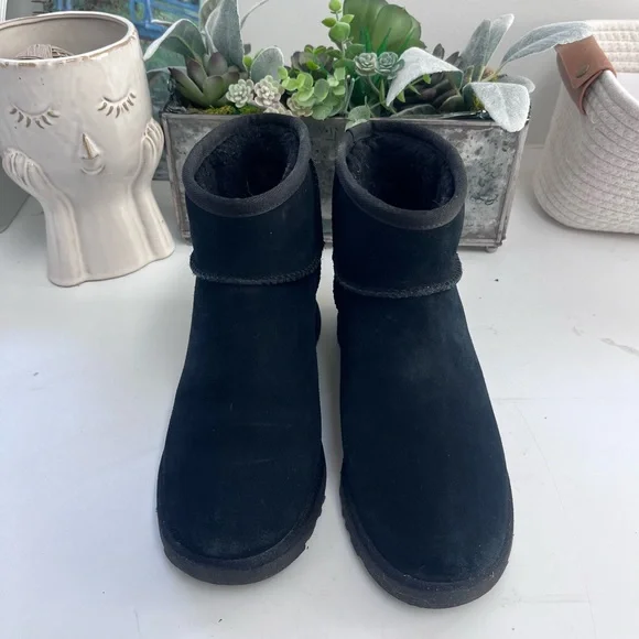 UGG Black Suede Boots - Picture 6 of 6
